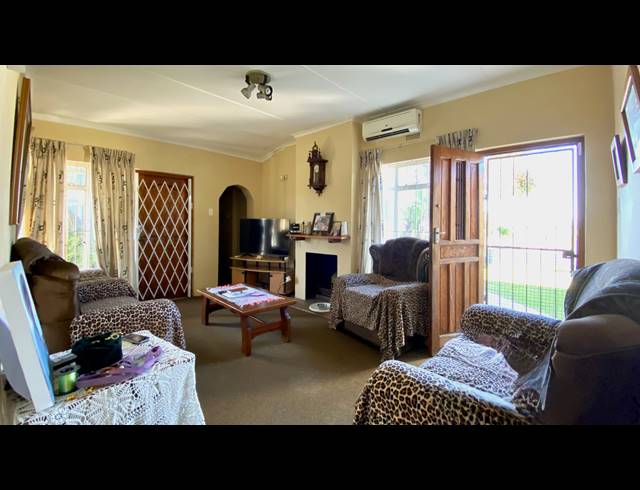 4 BEDROOM HOUSE FOR SALE IN LAAIPLEK